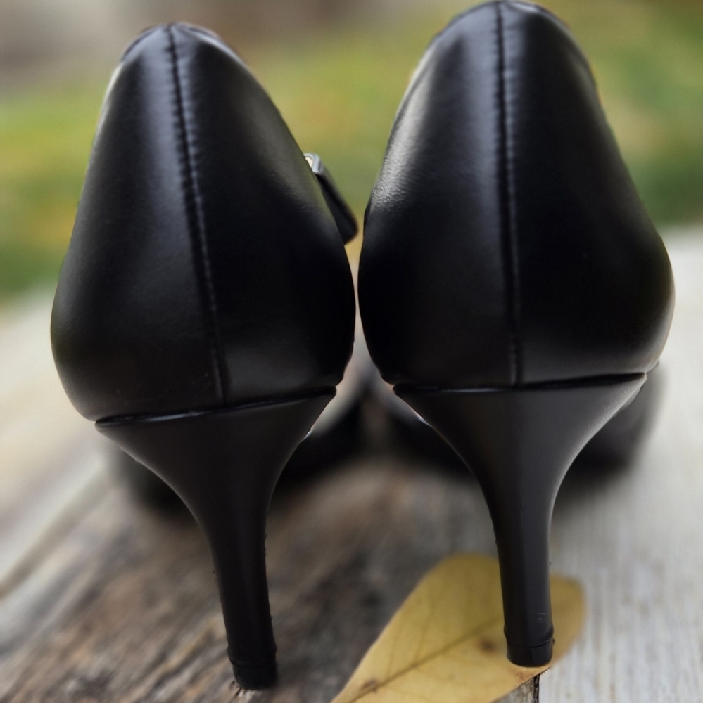 Life Stride Black Pointed Heels - Picture 2 of 4